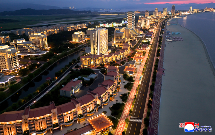 5-인민의 기쁨 넘쳐나는 동해의 명사십리-원산갈마해안관광지구